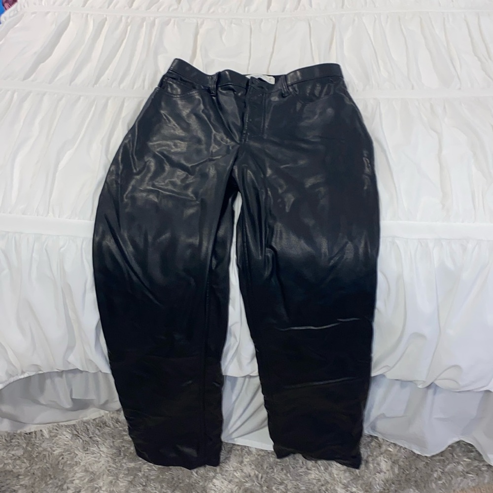 Abercrombie The ‘90s Straight Ultra High Rise’ vegan leather pants